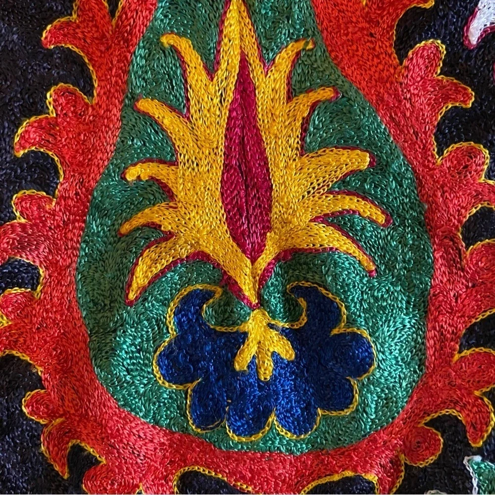 Vintage Embroidered multicolored boho vest - Picture 5 of 6
